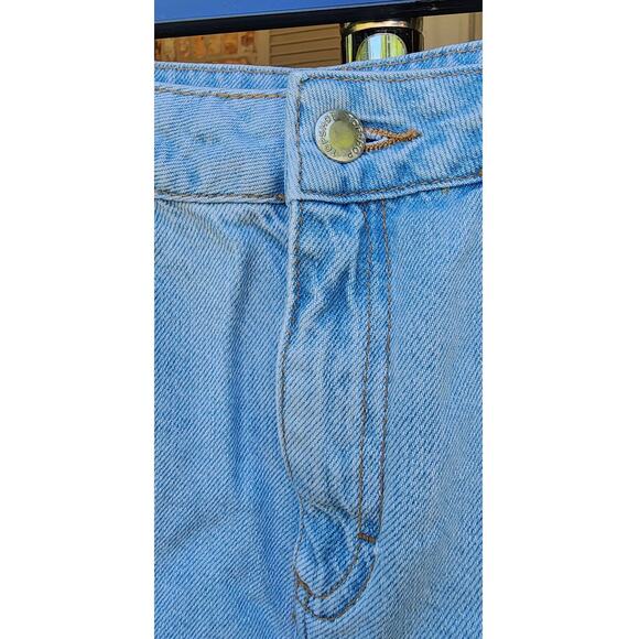 Topshop Roll Hem Kiri Light Wash High Rise Booty Shorts 4 - Picture 8 of 9